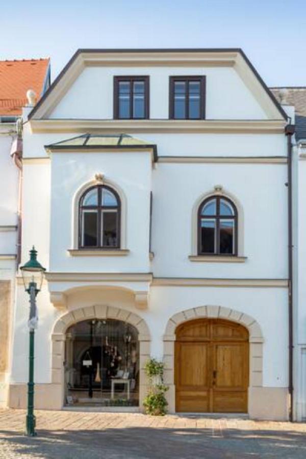 Gaestesuiten Beim Schloss ไอเซนชตัดท์ ภายนอก รูปภาพ